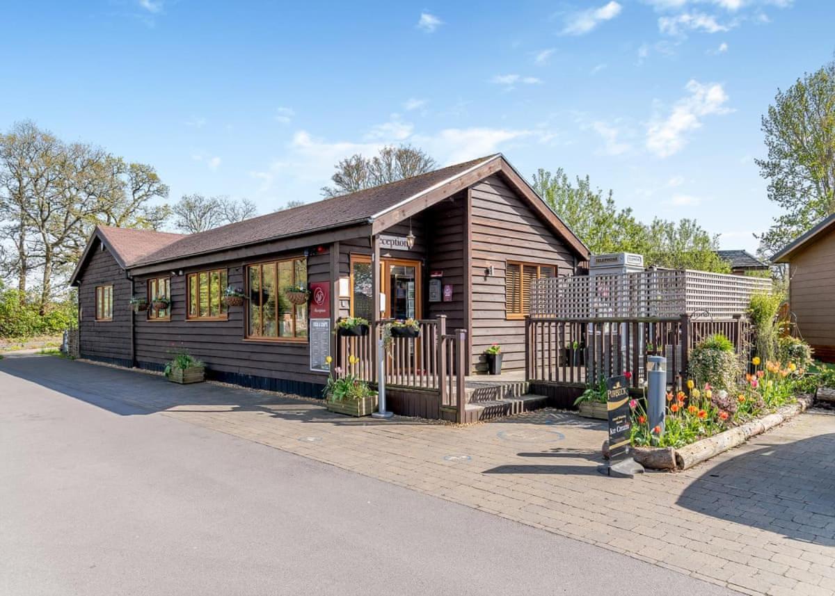 Wareham Forest Retreat Holiday park *